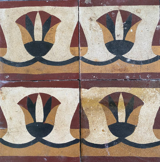 Riches Border Antique