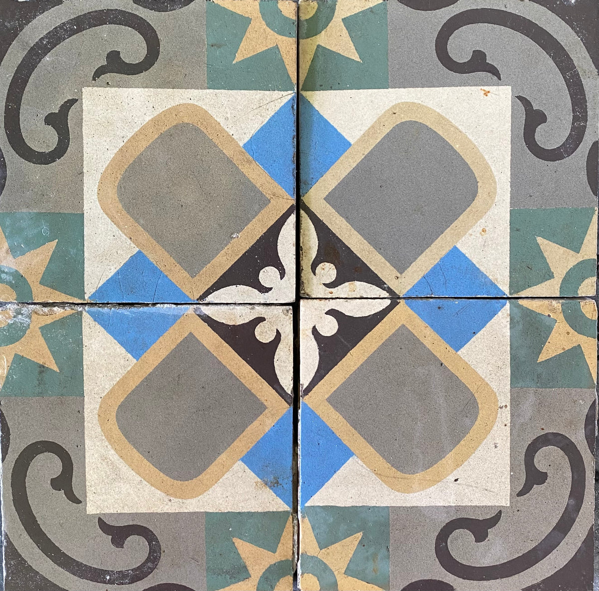 Belgian Star Antique - Jatana Interiors