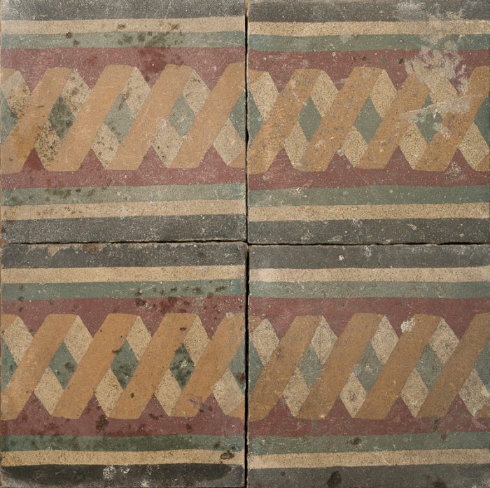 earthy toned chain pattern tile