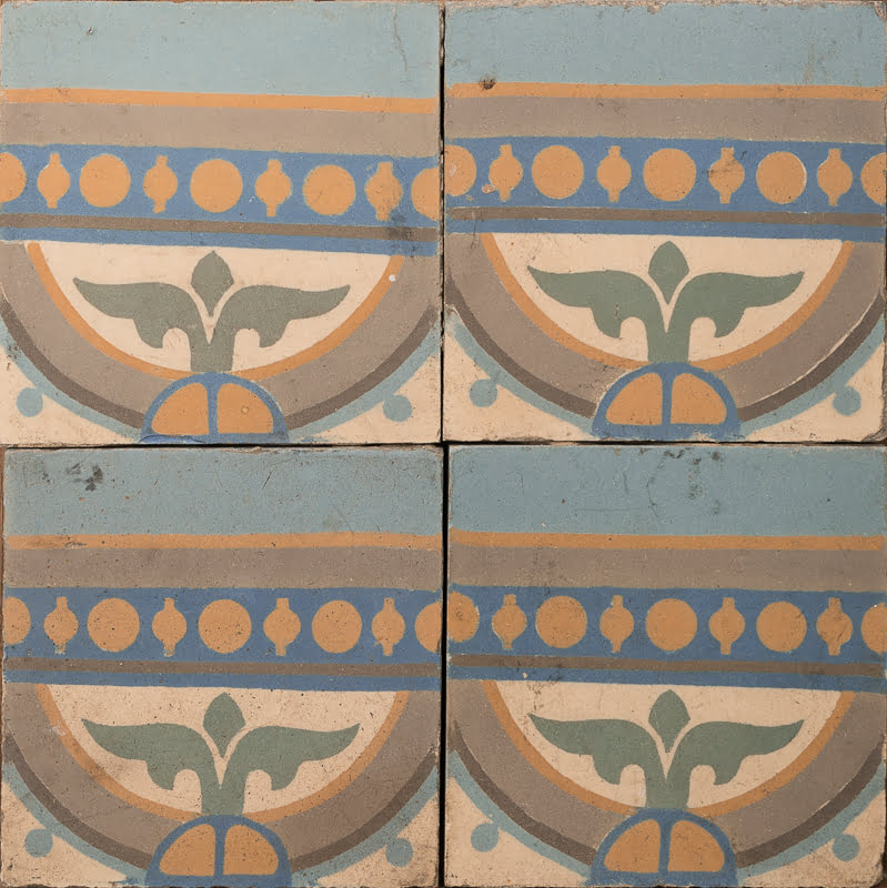 Outdoor Tiles - Papillon Border Antique